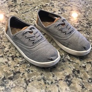 Toms canvas shoes